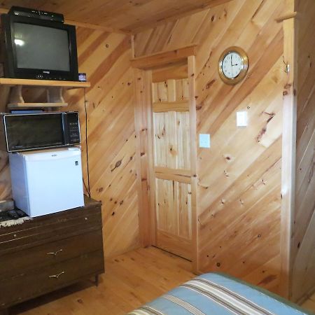 Nine Pine Cottage Miramichi Exterior photo